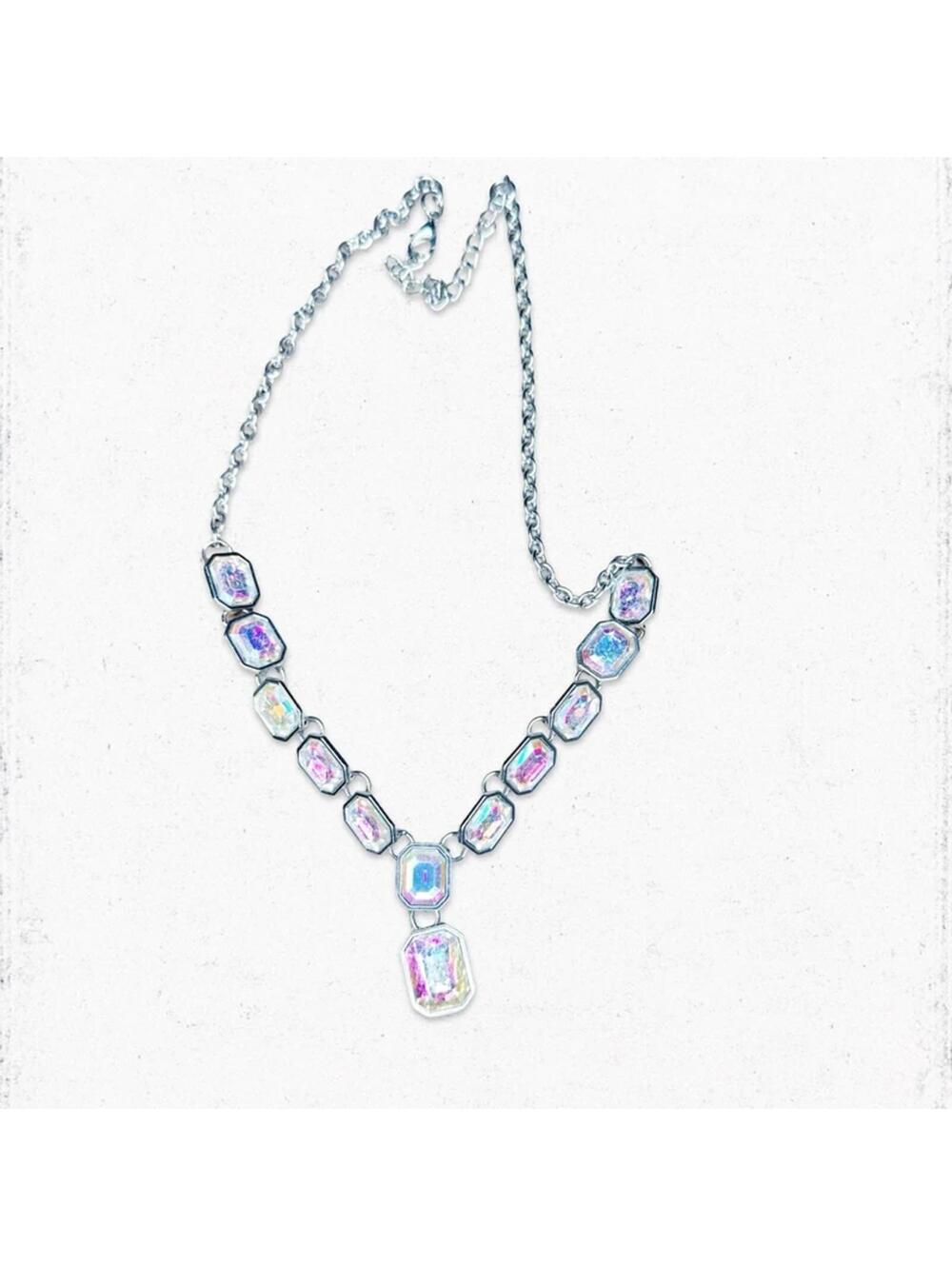 434u. Aurora Borealis Silvertone Necklace Damaged